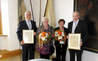 Ehrennadel in Gold für Partnerschaftsarbeit