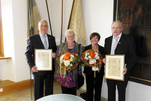 Ehrennadel in Gold für Partnerschaftsarbeit