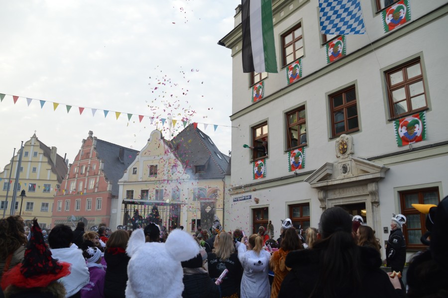 Dienstbetrieb „Gumpiger Donnerstag“ und „Faschingsdienstag“